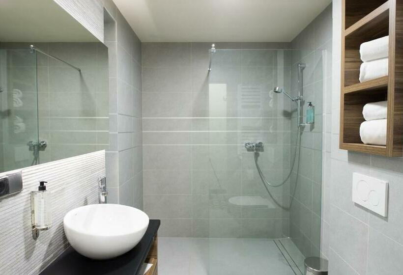 ホテル Restauracja Piwnica Rycerska