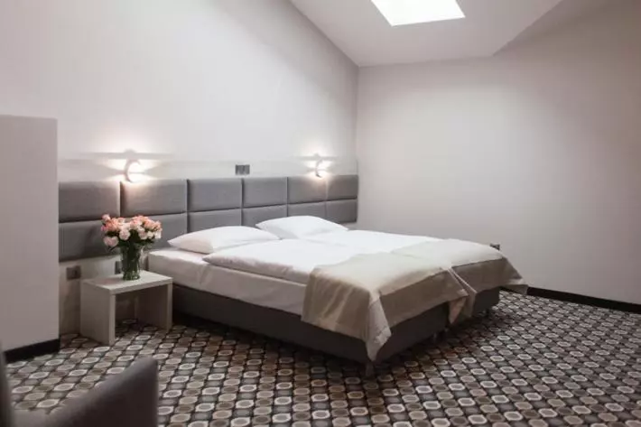 Hotelli Restauracja Piwnica Rycerska