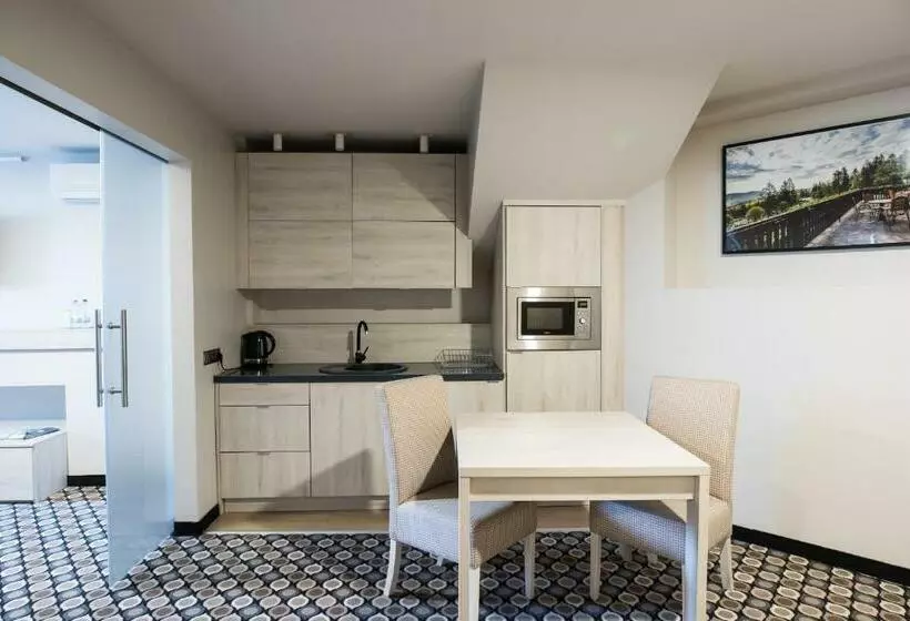 Hotelli Restauracja Piwnica Rycerska