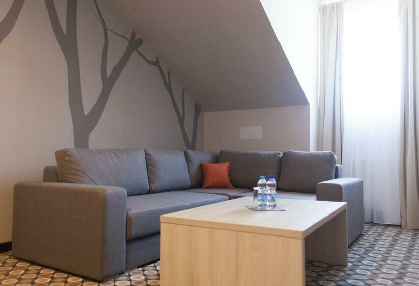 ホテル Restauracja Piwnica Rycerska