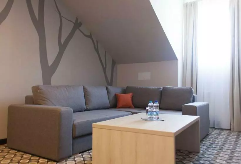 Hotelli Restauracja Piwnica Rycerska