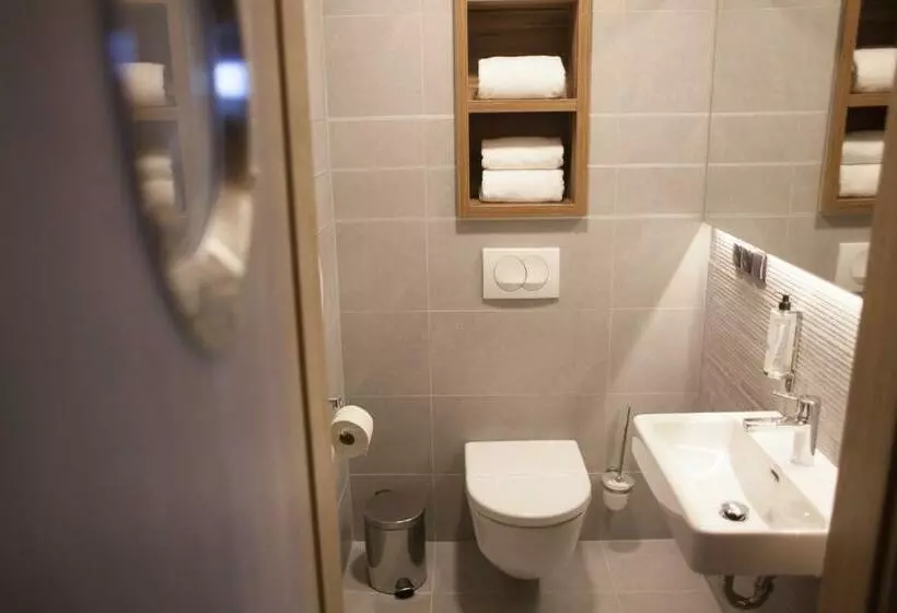 Hotelli Restauracja Piwnica Rycerska