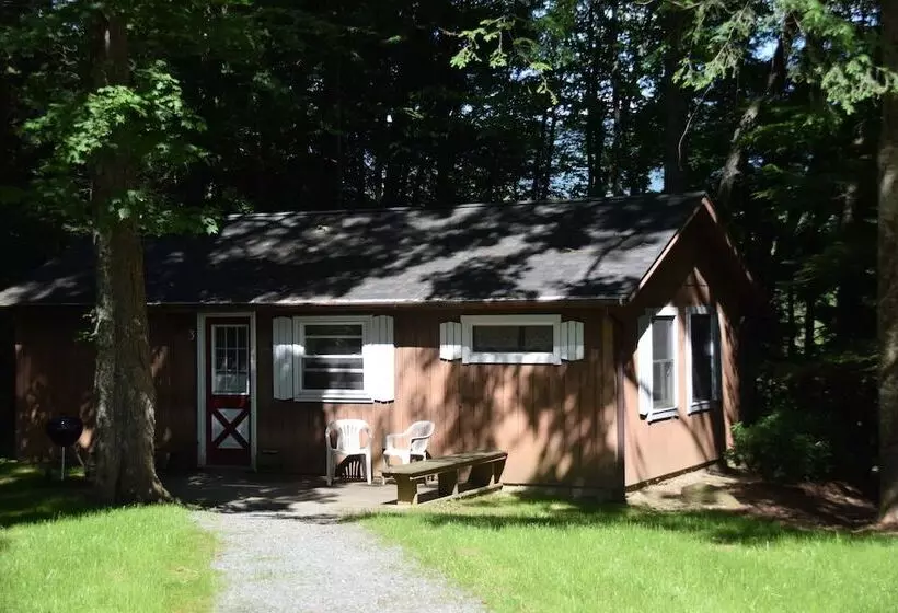 Hotelli Stowe Cabins In The Woods