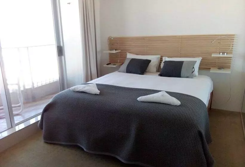 Beachside Tower Apartments