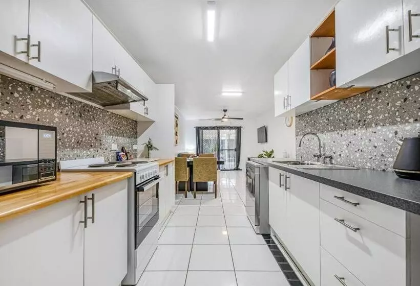 Hotel Beachcomber Peregian Beach