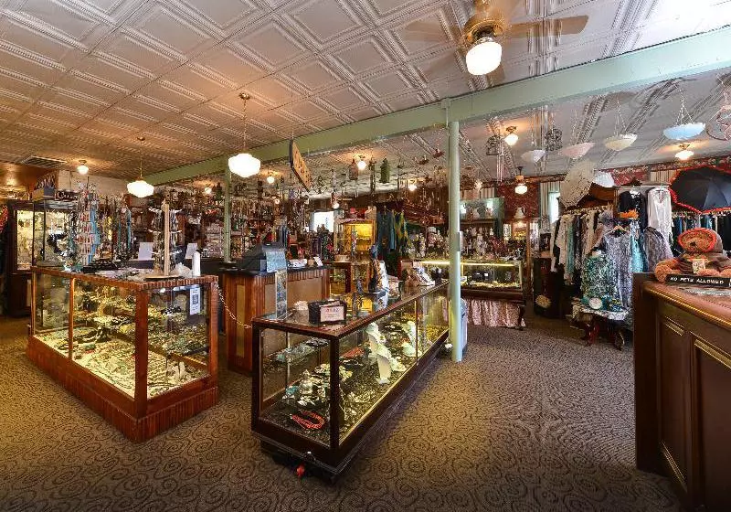 酒店 Buffalo Bill Cabin Village