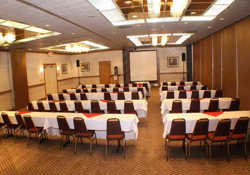 酒店 Buffalo Bill Cabin Village