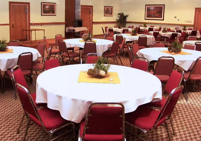 酒店 Buffalo Bill Cabin Village