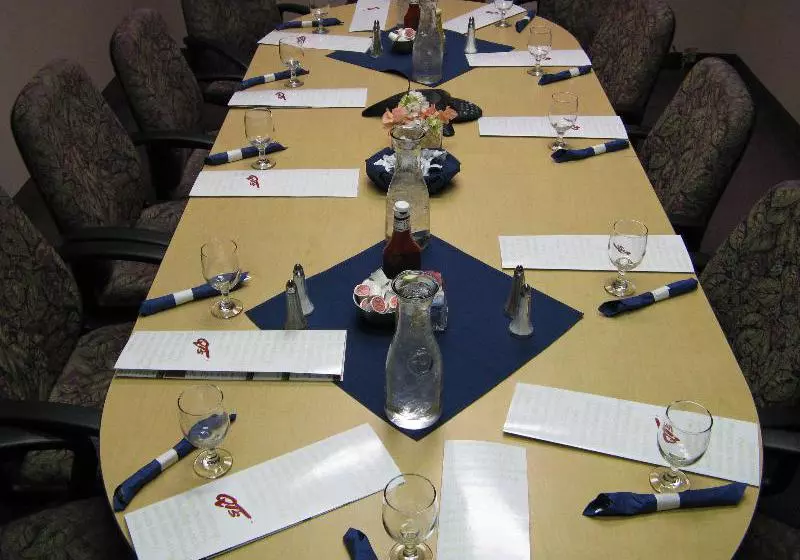 酒店 Buffalo Bill Cabin Village