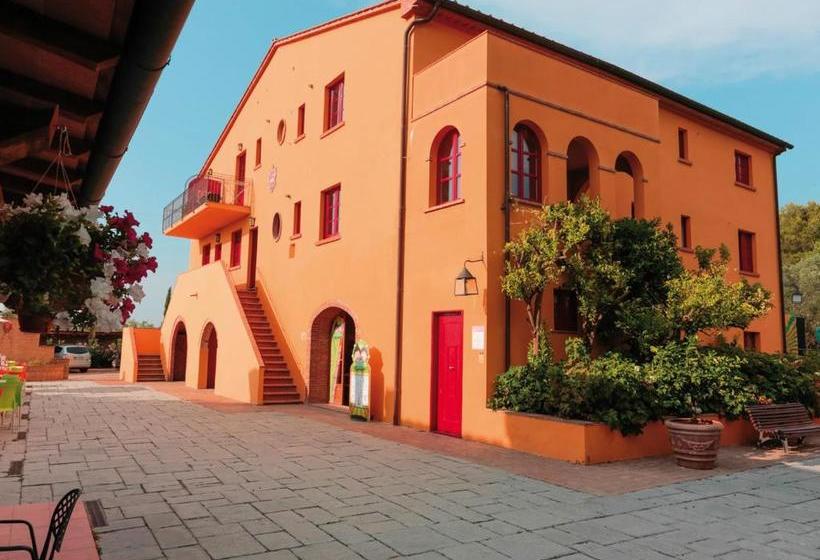 בית מלון כפרי Camping Le Capanne