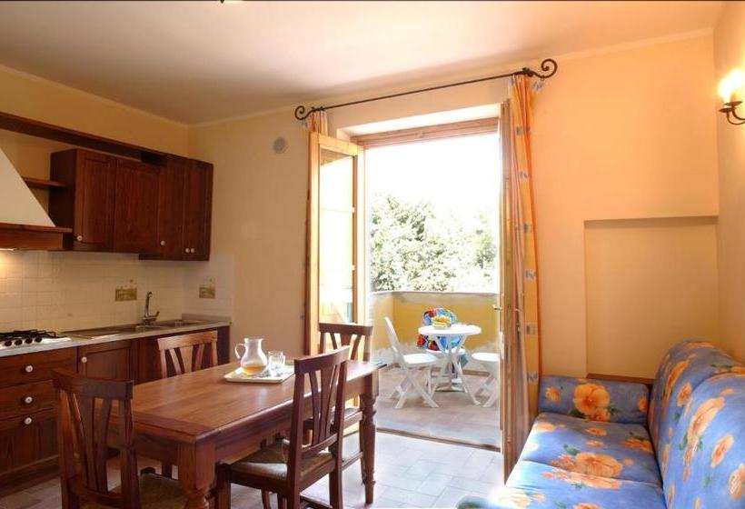 בית מלון כפרי Camping Le Capanne