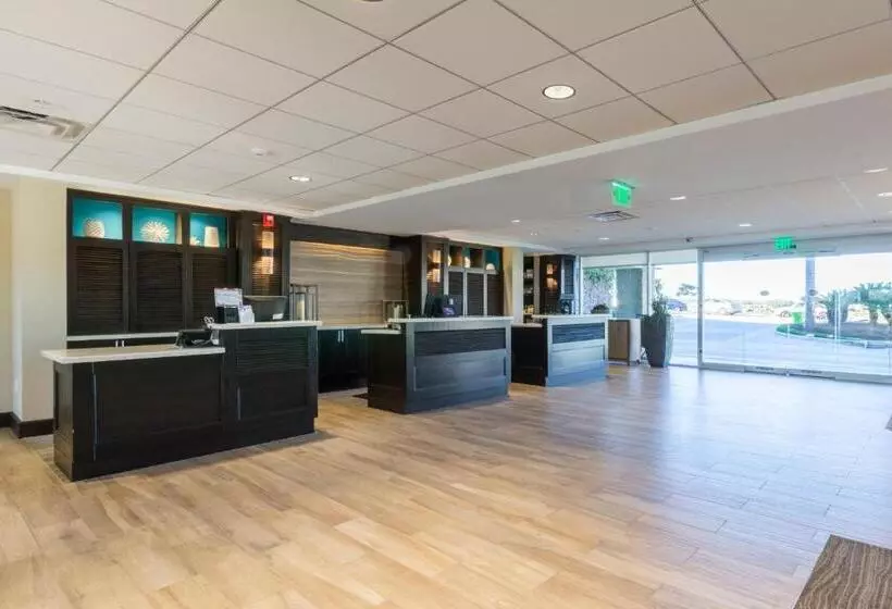Hotelli Carlsbad Seapointe Resort