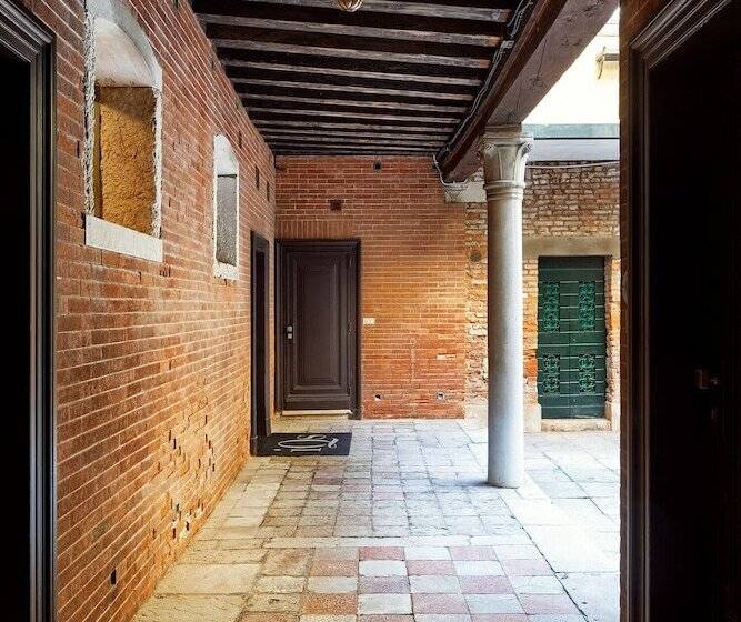 هتل Charming House Iqs