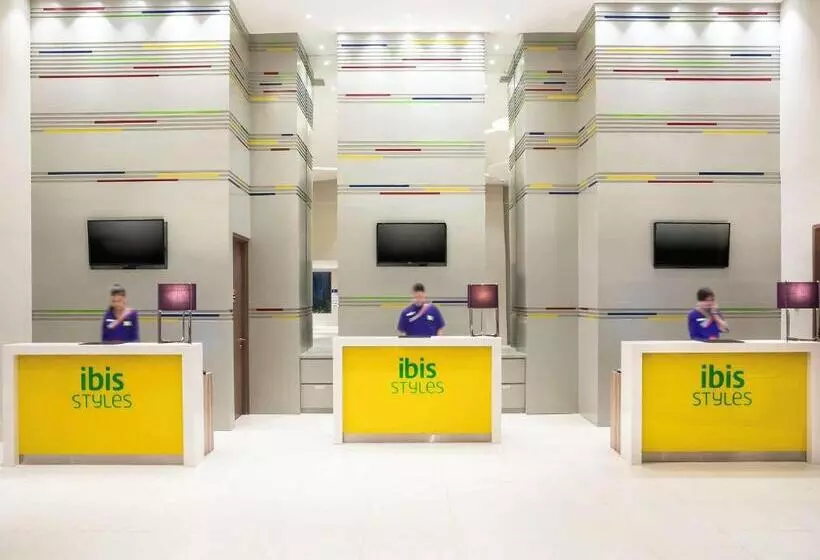 ホテル Ibis Styles Jakarta Mangga Dua Square