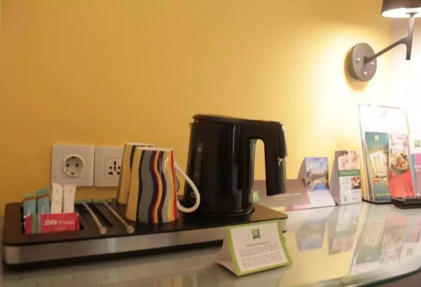 ホテル Ibis Styles Jakarta Mangga Dua Square