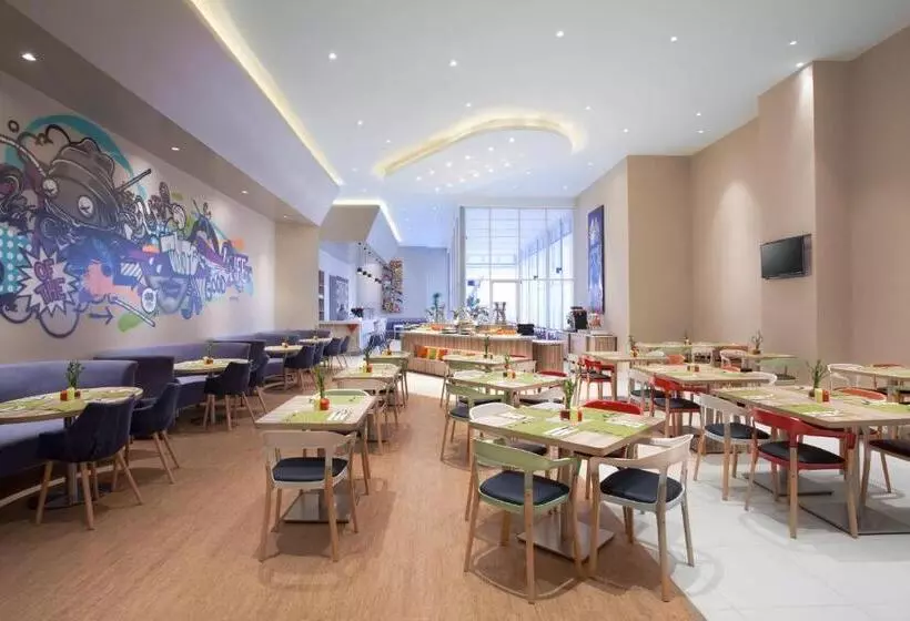 ホテル Ibis Styles Jakarta Mangga Dua Square