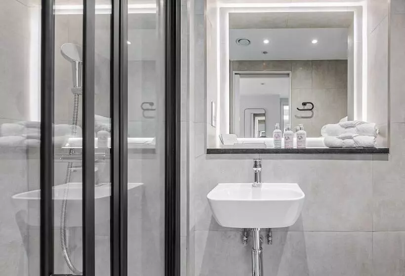 هتل Comfortable Budget Apartment Next To Eurostar International   Kings Cross & Euston Station