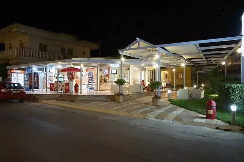 酒店 Niriides Apartments