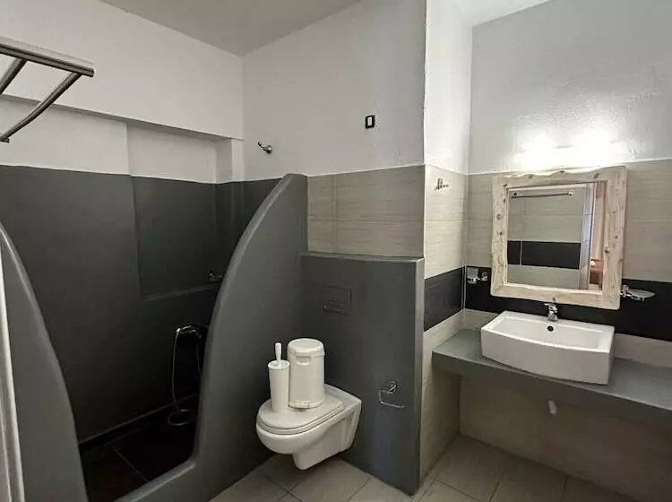 בית מלון כפרי Omiros