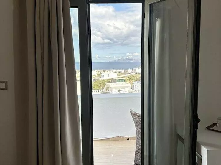 בית מלון כפרי Omiros