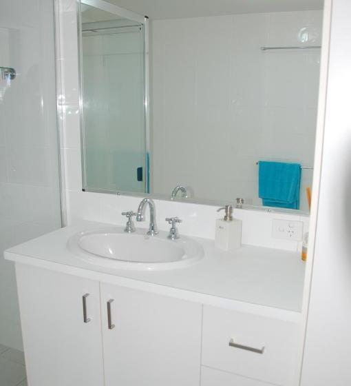 Отель Spindrift On The Beach Absolute Beachfront