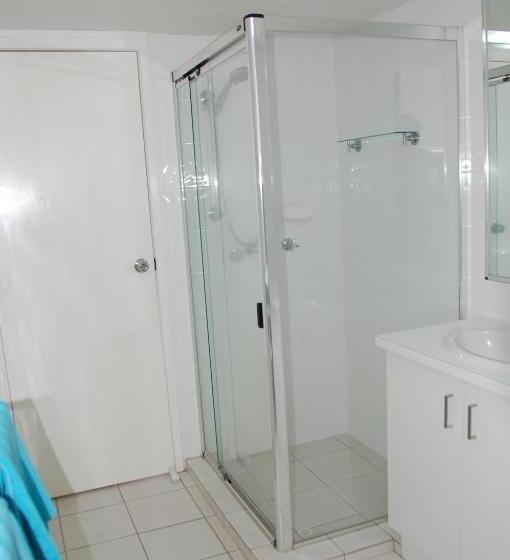 Отель Spindrift On The Beach Absolute Beachfront