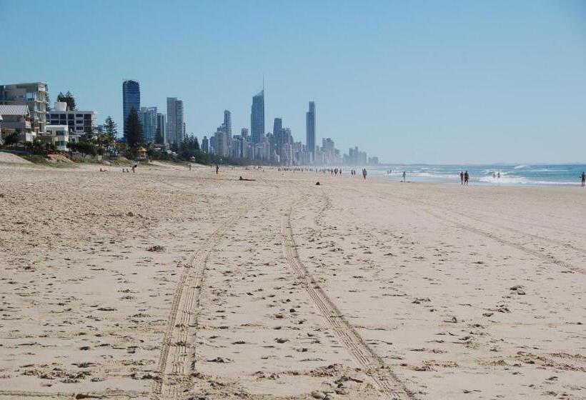 Отель Spindrift On The Beach Absolute Beachfront