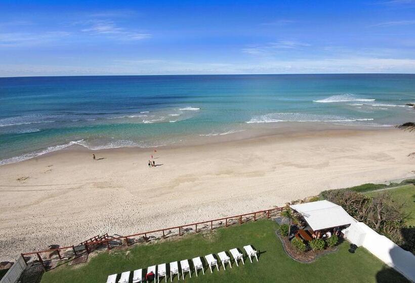 Отель Spindrift On The Beach Absolute Beachfront