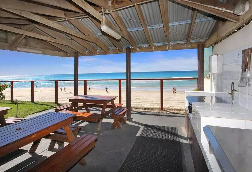 Отель Spindrift On The Beach   Absolute Beachfront