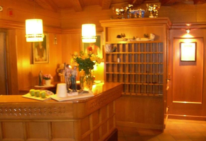 酒店 Sport  Enrosadira