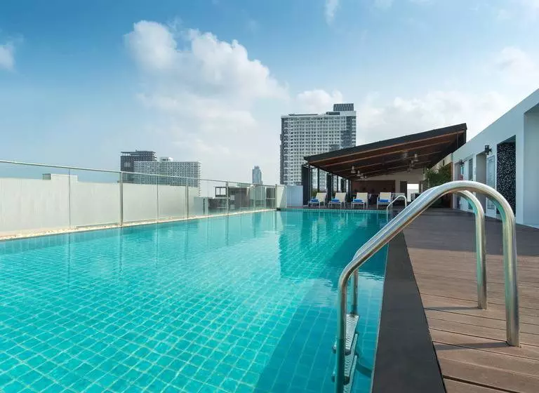 Отель Travelodge Pattaya