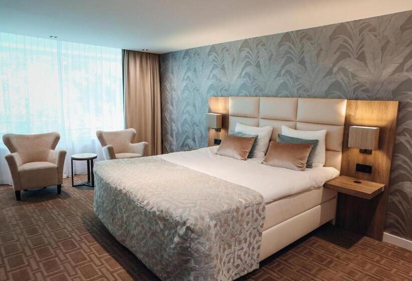 Отель Van Der Valk Spier Dwingeloo