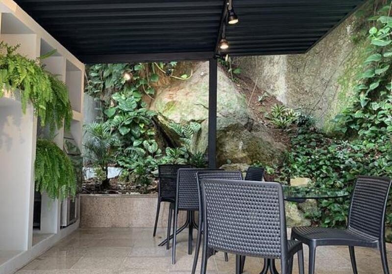 Отель Village Icarai