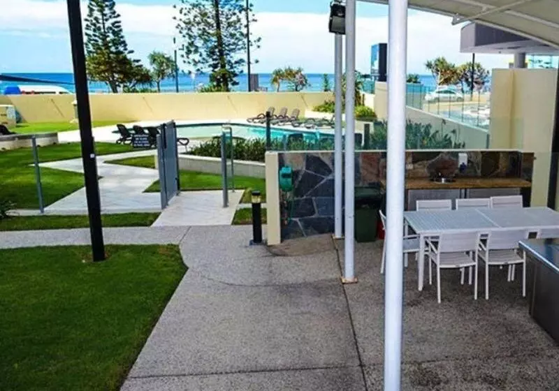 ホテル Zenith Ocean Front Apartments