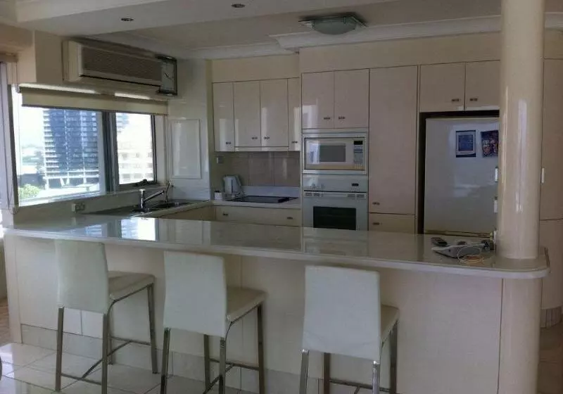 ホテル Zenith Ocean Front Apartments