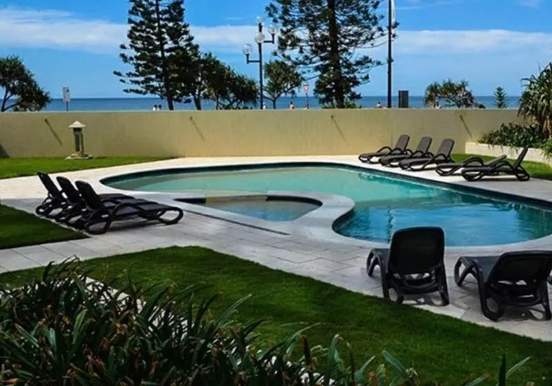 ホテル Zenith Ocean Front Apartments