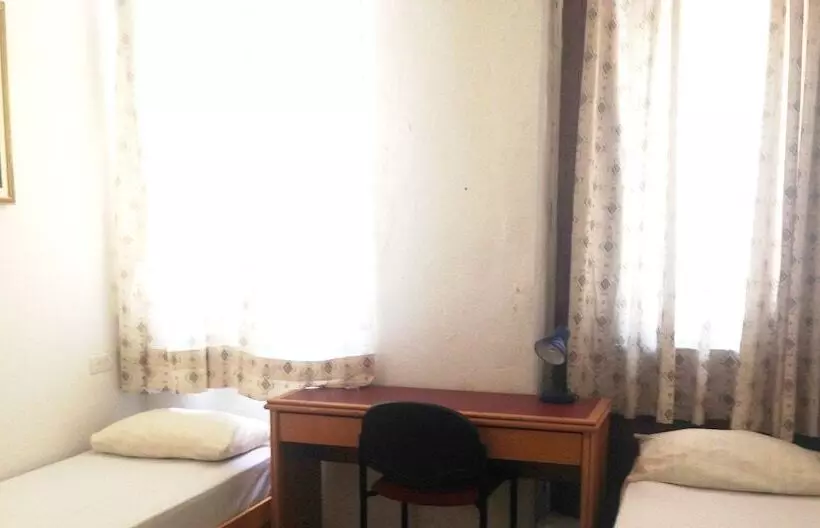 Momos Hostel