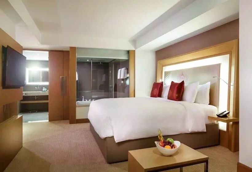 Novotel Yangon Max