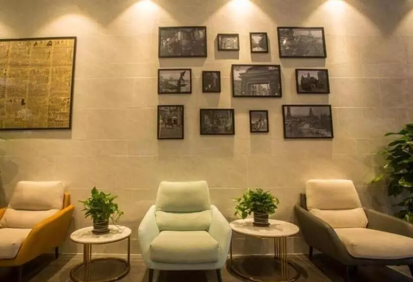 ホテル Greentree Inn Express Hainan Haikou Haixiu Zhong Road