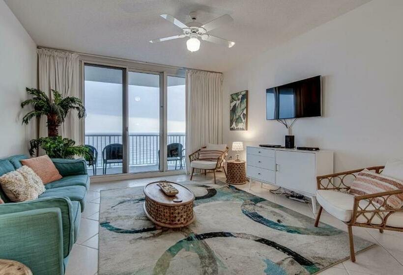 هتل Unwind In Navarre