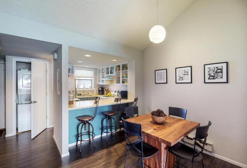 Отель Aspenwood 4250