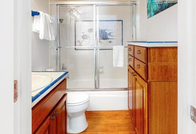 Отель Berni S Ocean View Castle   The Crow S Nest