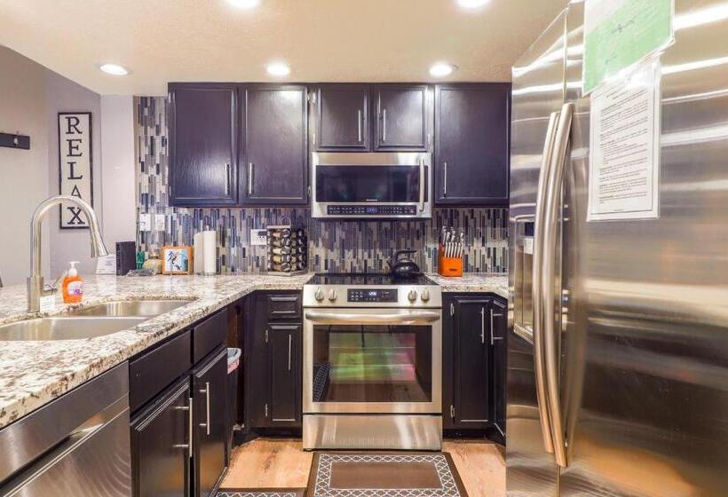 Otel Giant Steps #40