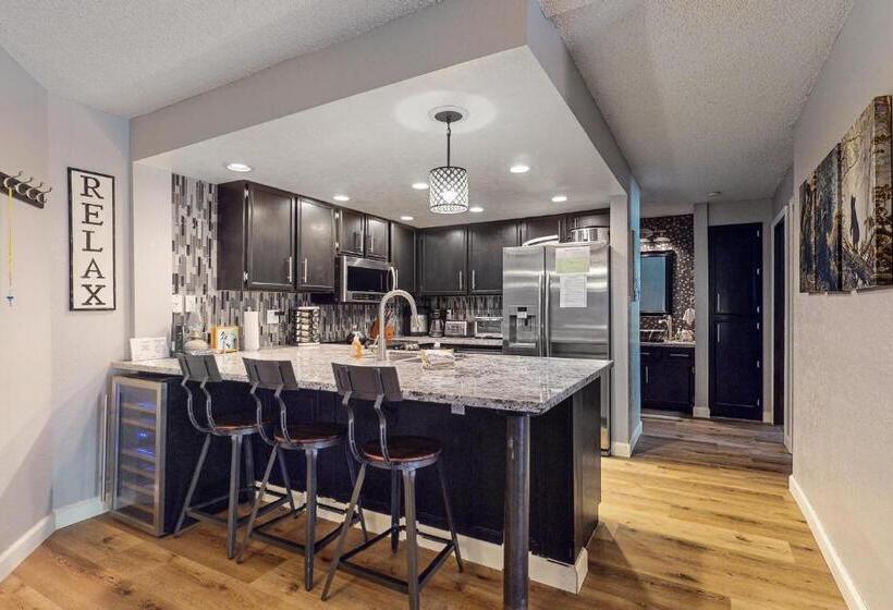 Otel Giant Steps #40