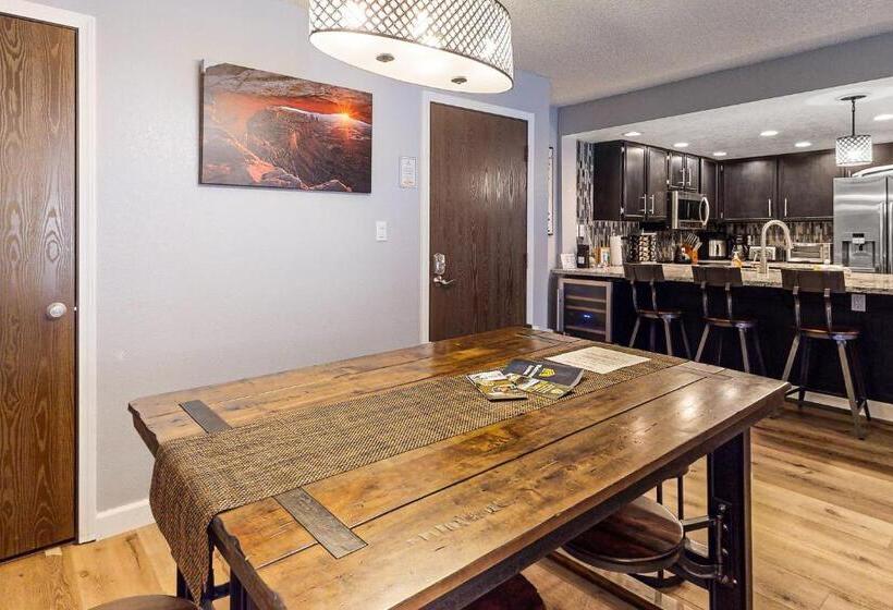 Otel Giant Steps #40