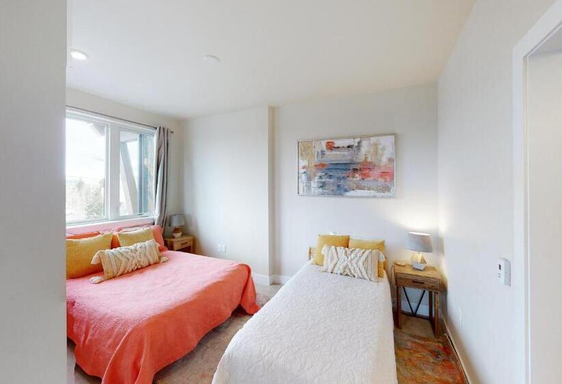 هتل La Bonte Townhomes Unit 304