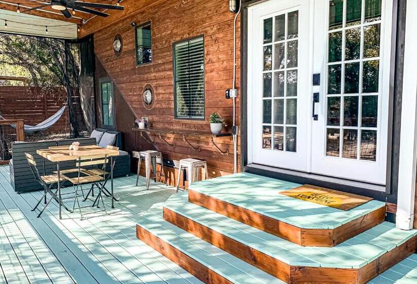 فندق Chimney Rock Tiny Home