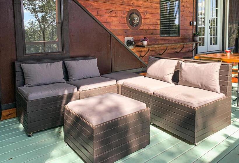 فندق Chimney Rock Tiny Home