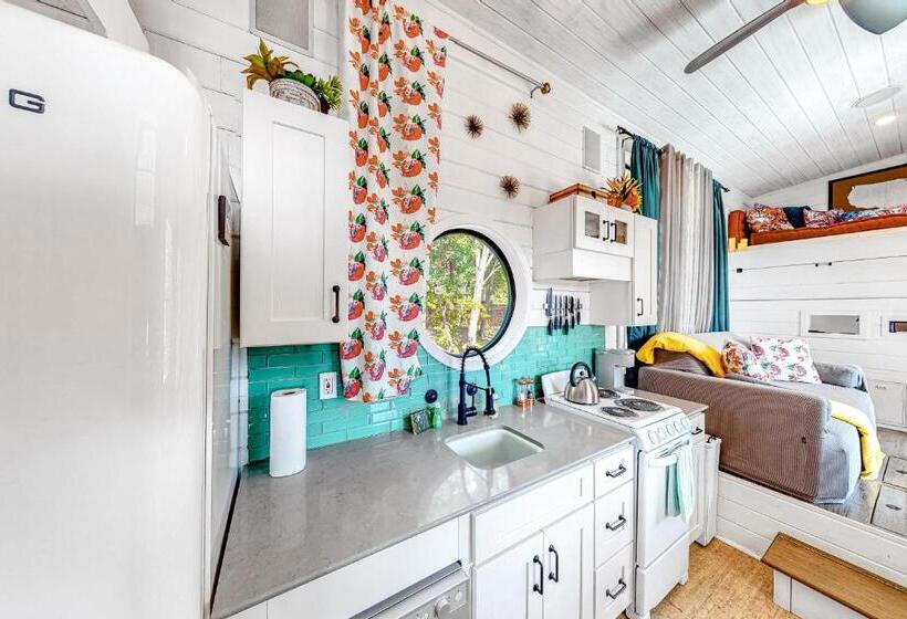 فندق Chimney Rock Tiny Home