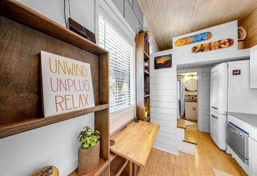 فندق Chimney Rock Tiny Home